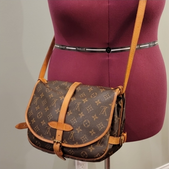 Louis Vuitton Saumur 30 - Picture 1 of 8